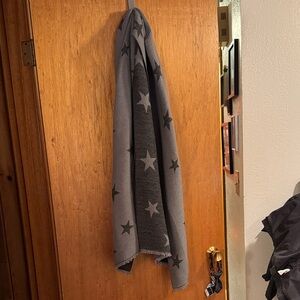 Gray Star Patterned scarf